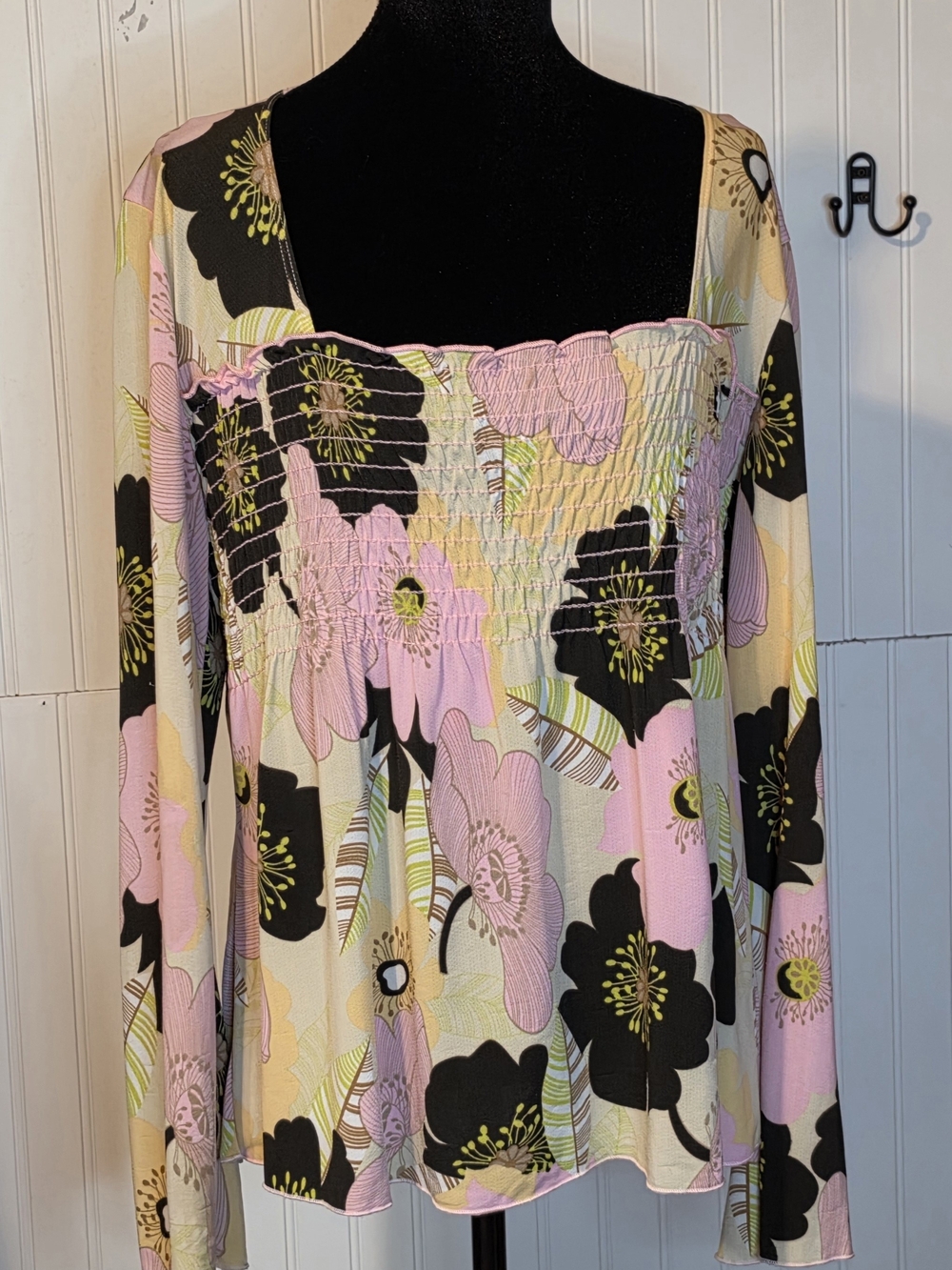 Women's Floral Pullover Top Size LG